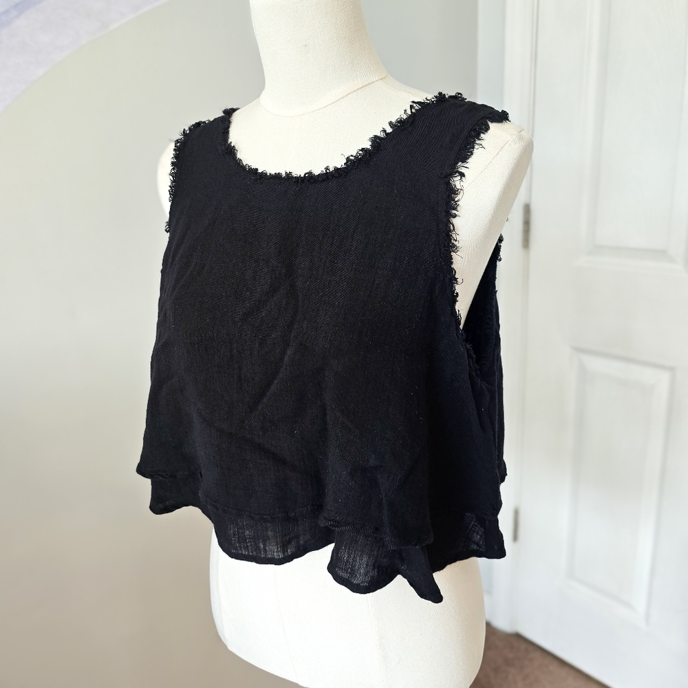 KLd | Large | Black Sleeveless Raw Hem Crop Top